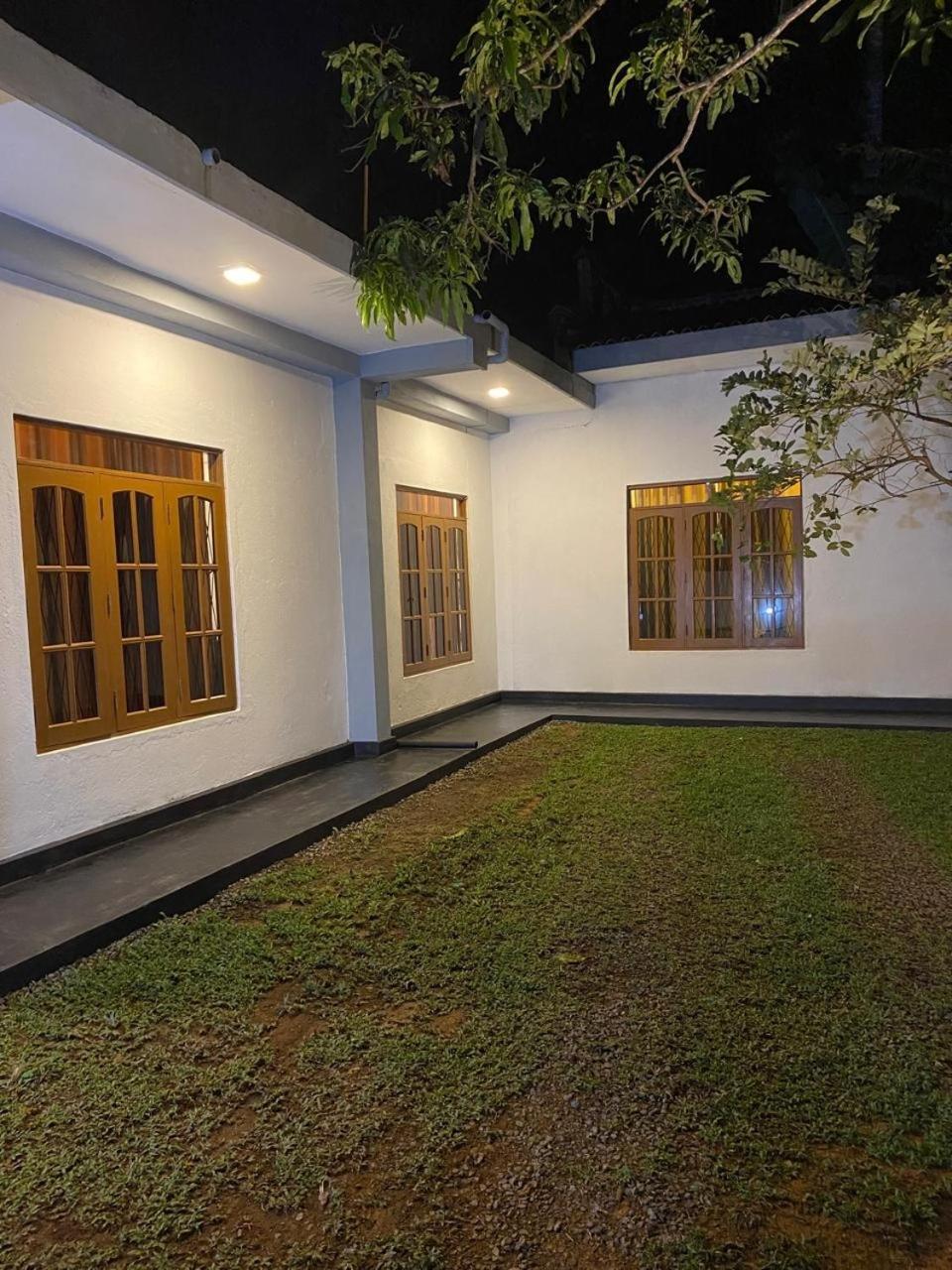 Vienna Villa Kalutara Exterior photo